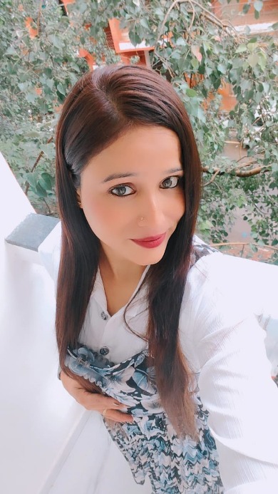 Call Girls service in Connaught Place